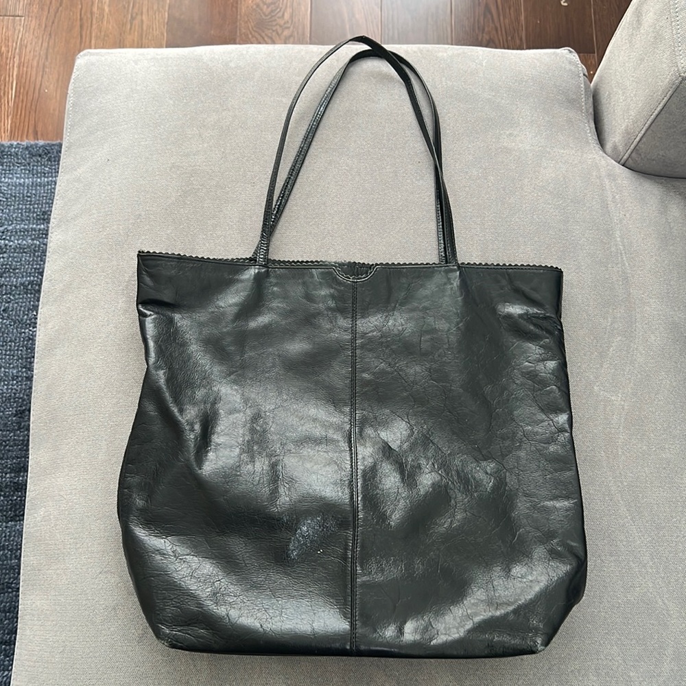 Latico tote - black